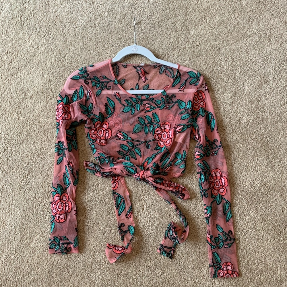 FL&L SHEER TIE FRONT CROP TOP